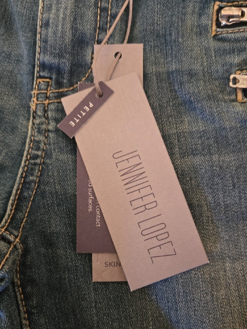 Jennifer Lopez Medium Blue Skinny Jeans with Quad Zip Accents Sz 8p New - Picture 3 of 5